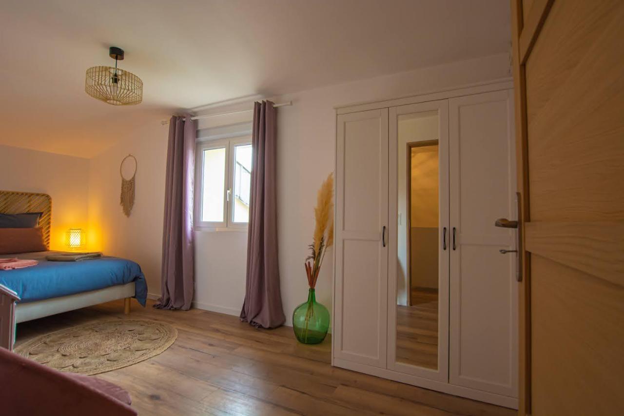 Emilie Une Nuit - 3 Chambres Au 2E Etage - Maison Avec Chats Vandieres  Bagian luar foto