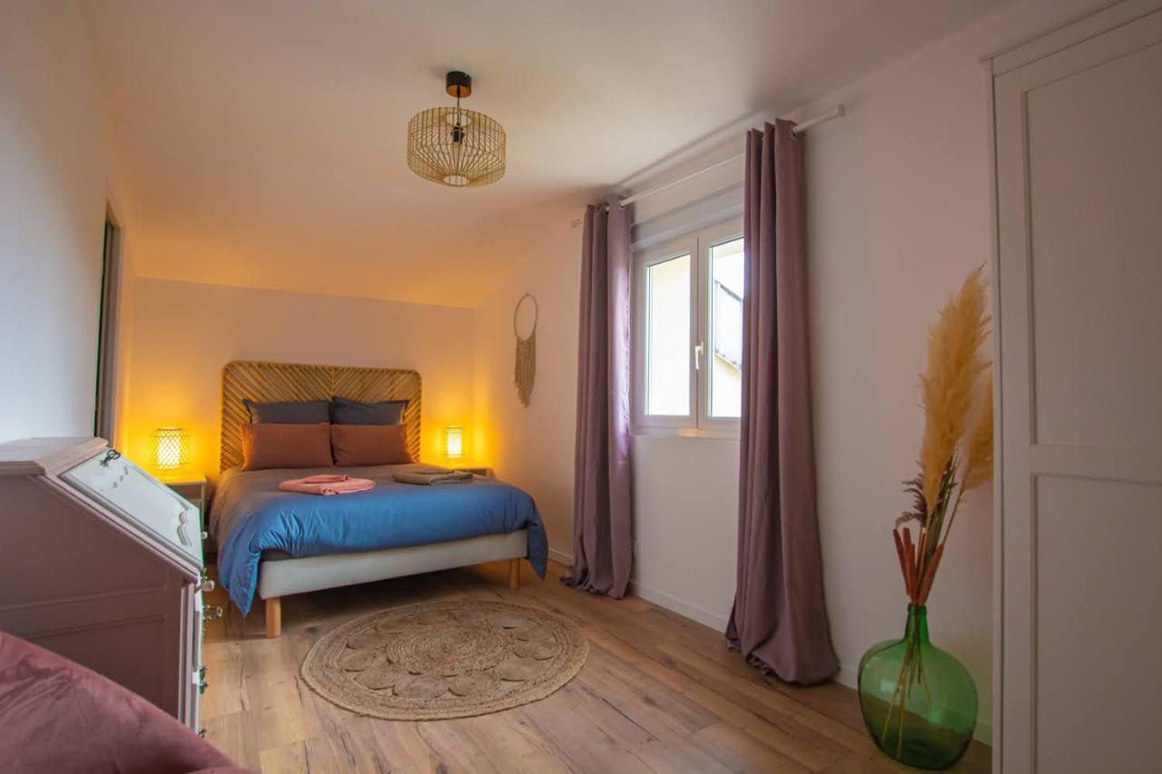 Emilie Une Nuit - 3 Chambres Au 2E Etage - Maison Avec Chats Vandieres  Bagian luar foto