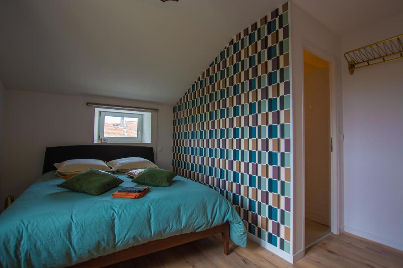 Emilie Une Nuit - 3 Chambres Au 2E Etage - Maison Avec Chats Vandieres  Bagian luar foto