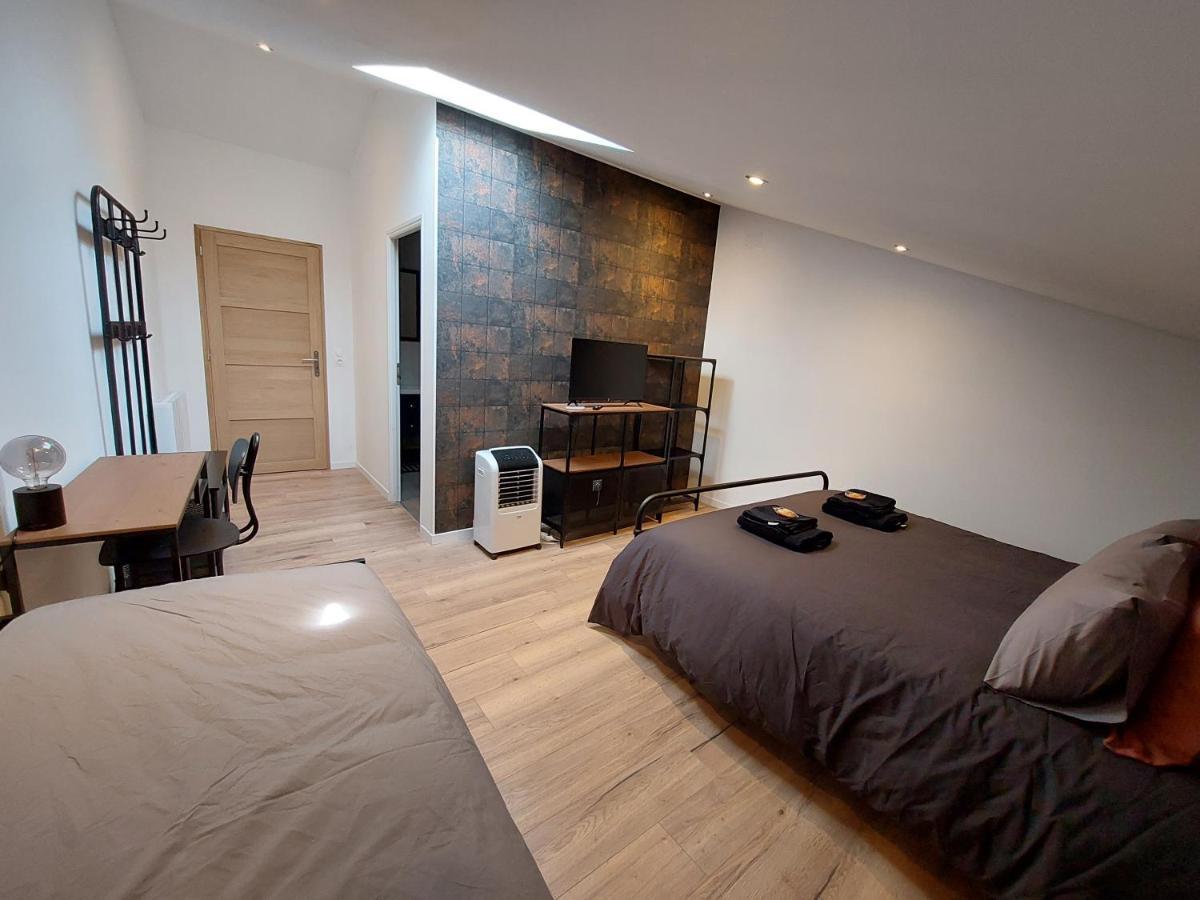 Emilie Une Nuit - 3 Chambres Au 2E Etage - Maison Avec Chats Vandieres  Bagian luar foto