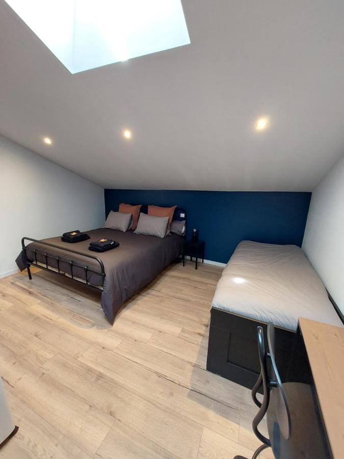 Emilie Une Nuit - 3 Chambres Au 2E Etage - Maison Avec Chats Vandieres  Bagian luar foto